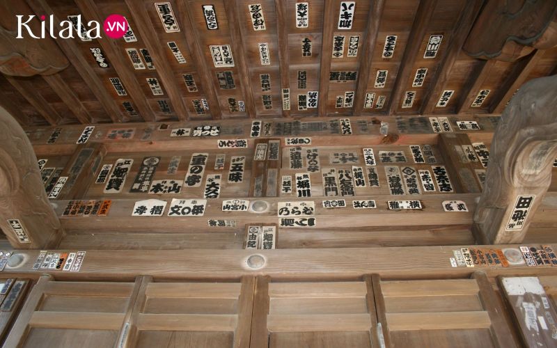 Senjafuda ở đền Yasaka Okami Senjafuda ở đền Yasaka Okami